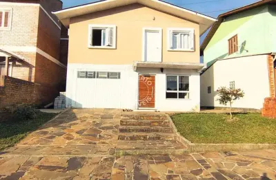 Casa 02 pavimentos - 03 dormitórios, 01 sendo suíte - localizado no bairro desvio rizzo, loteamento são lucas.