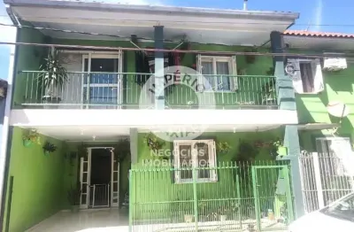 Sobrado em condomínio fechado - 03 dormitórios, sendo 01 suíte - localizado no bairro esplanada.