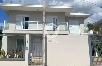 Casa mobiliada bairro nossa senhora da saúde,  03 dormitórios, sendo 01 suíte , garagem coberta, caxias do sul