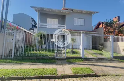 Casa semimobiliada - 03 dormitórios, sendo 01 suíte  - localizada no Bairro Colina Sorriso - Caxias do Sul