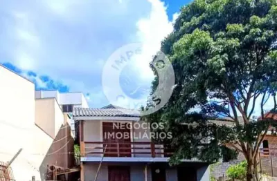 Casa 02 pavimentos - 03 dormitórios - localizado no Bairro Kayser - Caxias do Sul - RS.