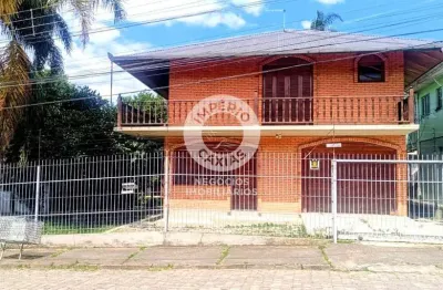 Casa semimobiliada - 03 dormitórios, sendo 01 suíte - localizada no Bairro Esplanada - Caxias do Sul - RS.