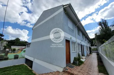 Sobrado semimobiliado com entrada coletiva, 02 dormitórios, sendo 01 suíte, localizado no Bairro Cidade Nova.