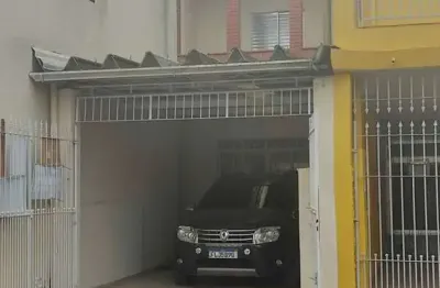Sobrado com 3 Quartos e 2 banheiros à Venda, 176 m² por R$ 750.000