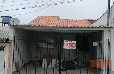 Casa terrea p/ locação no parque são lucas | 02 dorm | 1 vaga | quintal grande - r$ 2.600,00