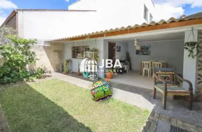 Casa com 3 quartos à venda na Rua Maestro Francisco Antonello, 2973, Novo Mundo, Curitiba, 182 m2 por R$ 1.279.000