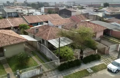 Casa com suíte, lareira e espaço gourmet a 10 minutos do centro