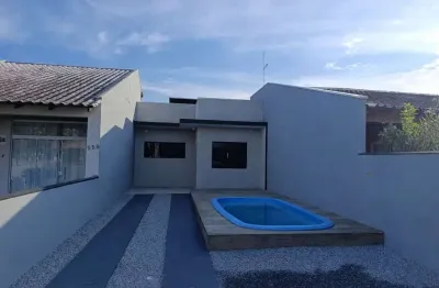 Casa na Praia Itapoá com Piscina e 3 Quartos 3 Vagas garagem– Barra do Saí