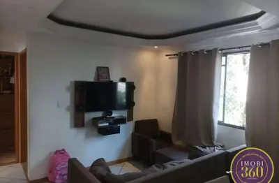 Lindo apto reformado, repleto de armarios embutidos em condominio arborizado