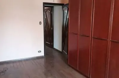 Sobrado com 03 dormitórios com vaga de garagem no tatuapé.