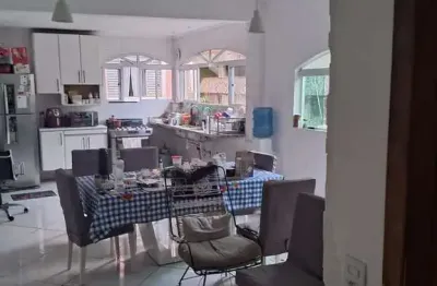 Sobrado com 3 quartos e 4 banheiros para alugar, 105 m² por r$ 4.500/mês