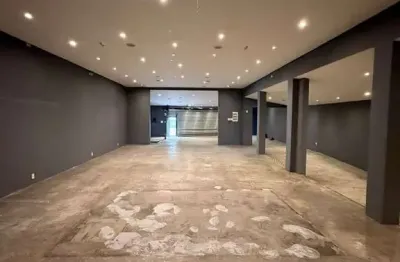 Espaço Multiuso com 450 m²: Ideal para Clínicas, Ateliês e Coworkings