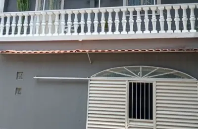 Vendo - linda casa no conjunto eldodaro - pq 10 proximo a praça do carangueijo.