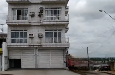 VENDO - Predio com 4 Apartamentos de 100m2 cada e Ponto Comercial com 200m2 - Manaus AM.