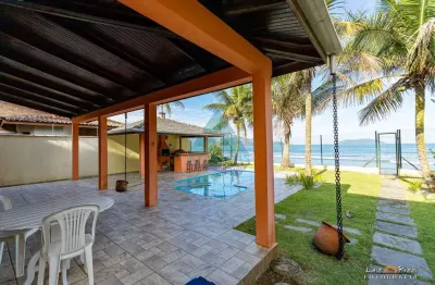 Casa com 6 dorms, praia do sapê, ubatuba - r$ 3.1 mi, cod: 2028