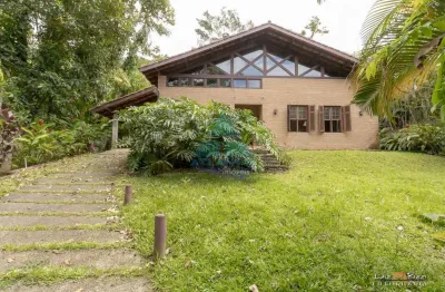 Casa com 4 dorms, praia vermelha do sul, ubatuba - r$ 2.6 mi, cod: 2583