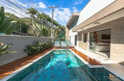 Casa com 4 quartos, condomínio pedra verde, ubatuba - r$ 2.35 mi, cod: 2555