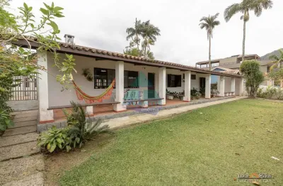 Casa frente mar, 6 dorms. lagoinha,ubatuba - r$ 5 mi, cod: 2780