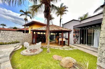 Casa térrea em condomínio - 4 dorms senso 2 suítes!