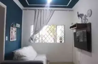 Apartamento de 2 dormitórios, sala, banheiro e 1 vaga de garagem