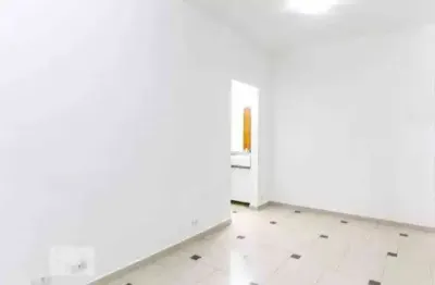 Apartamento de 1 dormitório e sacada com churrasqueira e 1 vaga de garagem são dimas