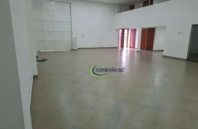 Galpão comercial de 400 metros todo reformado e com 5 salas
