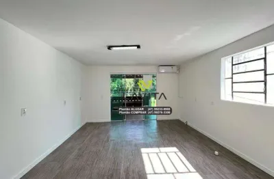 Sala comercial próxima da vila germânica com 40m2. ideal para seu escritório, depósito ou comércio no bairro da velha em blumenau.