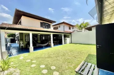 Casa em condomínio fechado com 4 quartos à venda no São Paulo II, Cotia 