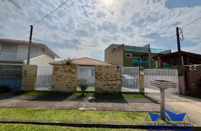 Excelente residencia balneário coroados, amplo terreno com piscina