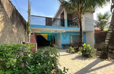 Imperdível: Casa à venda em Itanhaém-SP, bairro Nova Itanhaém, 3 quartos, 1 suíte, 2 salas, 3 vagas de garagem, 150m².