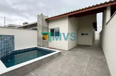 Imperdível: Casa à venda em Peruíbe-SP, bairro Flora Rica, 3 quartos, 1 suíte, 1 sala, 2 banheiros, 1 vaga de garagem, 80,00m². Venha conferir!