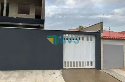 Imperdível! Casa à venda em Cidade Peruibe-SP, Bairro Maria Helena Novaes, 2 quartos, 2 banheiros, 1 vaga de garagem, 50,00 m².