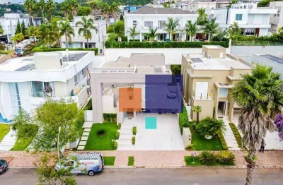 Casa alto padrão com 437m², 05 suítes, 03 vagas, piscina - vende-se em