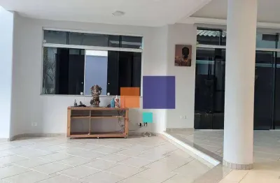 Casa em condomínio, 05 dormitórios (02 suítes), 05 vagas e piscina - vende-se em santana do parnaíba