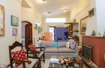 Casa a venda com 230m², 2 quartos, 5 banheiros sendo 2 suites e 4 vagas - planalto paulista