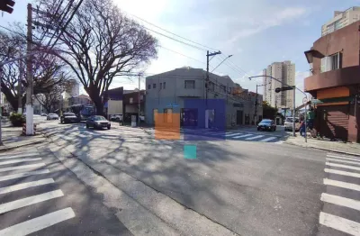 Prédio comercial com 279m² em dois pavimentos,  4 banheiros e 1 vaga -  vende-se na água branca