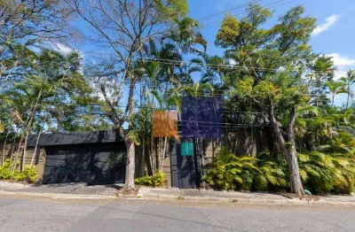 Casa altíssimo padrão 1,000m² com 5 suítes, 6 vagas, lareira, piscina - aluga-se  no morumbi