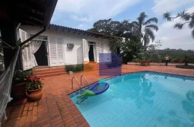 Casa 809m² com 4 dormitórios (2 suítes), 10 vagas e piscina - Vende-se no Jardim Morumbi