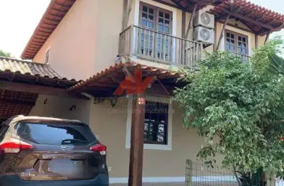 Casa em condomínio de alto padrão- 4 dormitórios [1suite] - acesso privativo a lagoa.