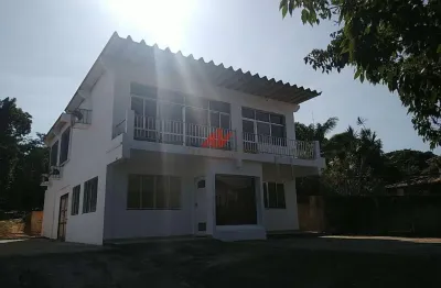 Casa duplex 4 quartos c/ amplo terreno - praca da bandeira - araruama