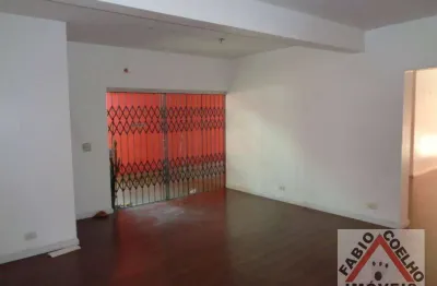 Casa sobrado com 3 quartos (1 suíte) com armários embutidos, 5 banheiros, cozinha, 3 salas amplas, escritório, lavanderia, quarto de empregada, churra