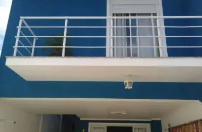 Oportunidade, estuda permuta, casa assobradada nova, com 3 suites amplas, a master com closet e varanda, todos repletos de armários, escritorio , esca