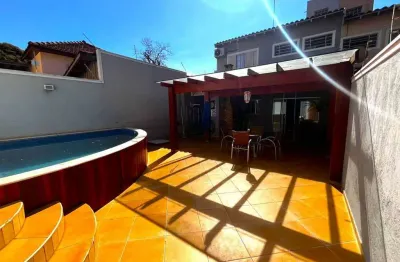 Casa com 3 quartos à venda no Centro, Assis 