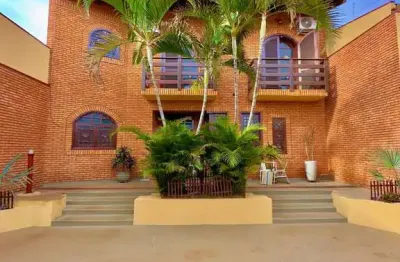 Casa com 5 quartos à venda na Vila Fiuza, Assis 