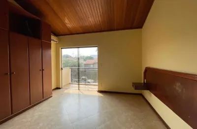 Casa com 5 quartos à venda no Centro, Assis 