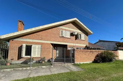 Casa para venda em pelotas, três vendas, 3 dormitórios, 1 suíte, 4 banheiros, 2 vagas