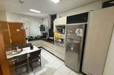 Casa com 3 quartos à venda na rua do golfinho, 10, jardim atlântico, goiânia por r$ 700.000