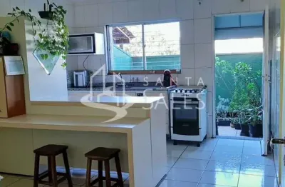 Casa sobrado com 133m2 3 dormitório, 3 vagas de garagem, jardim aeroporto