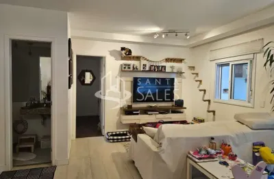 Apartamento  3 quartos, sendo 3 suítes, e 4 banheiros no total.