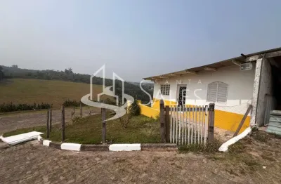 Casa para locação temporada com 2 quartos, 1 sala e 5 vagas de garagem em alumínio-sp: confira!